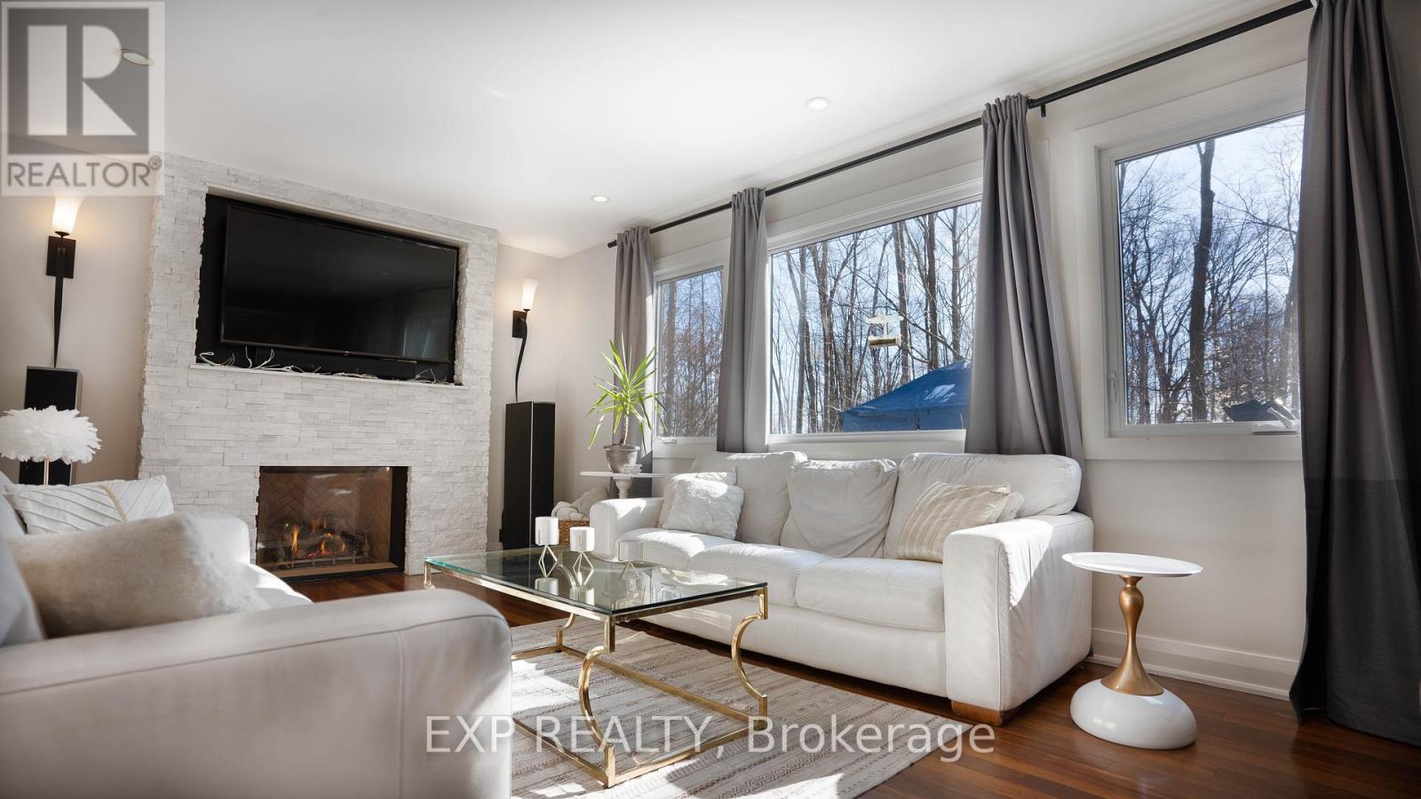 17 Chesswood Court, Ottawa, Ontario  K2E 7E3 - Photo 6 - X12139792