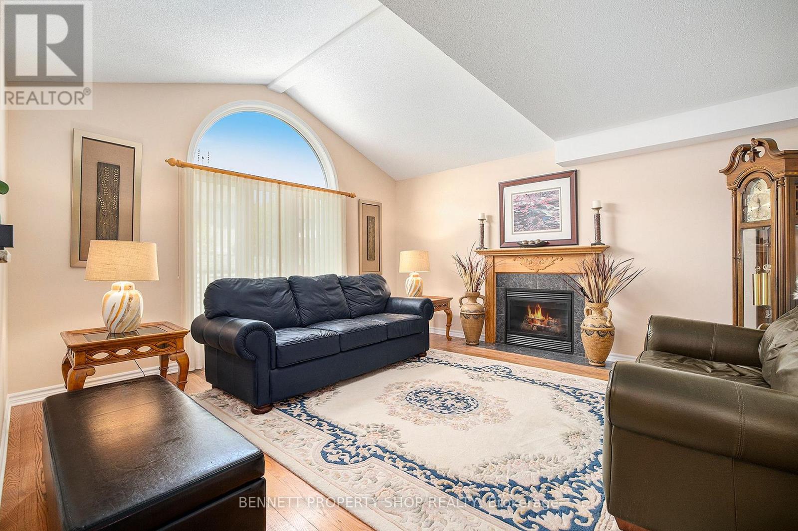 176 Macara Crescent, Ottawa, Ontario  K2K 0C9 - Photo 10 - X12151605