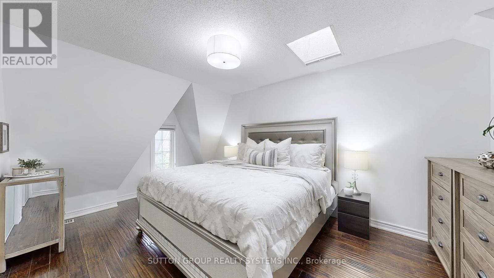 180 Rankin Crescent, Toronto, Ontario  M6P 4H9 - Photo 19 - W12184892