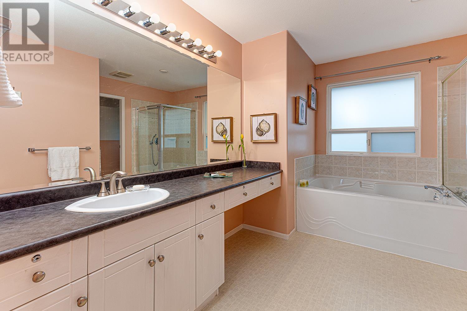1077 Riverside Drive, Port Coquitlam, British Columbia  V3B 8A7 - Photo 24 - R3009218