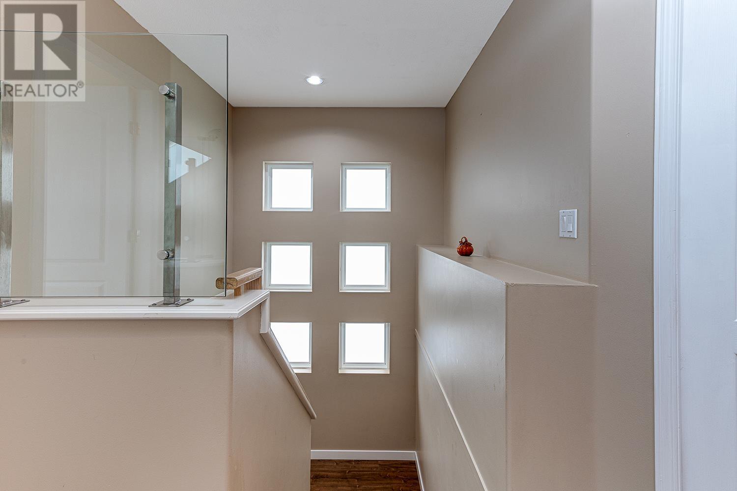 1077 Riverside Drive, Port Coquitlam, British Columbia  V3B 8A7 - Photo 37 - R3009218