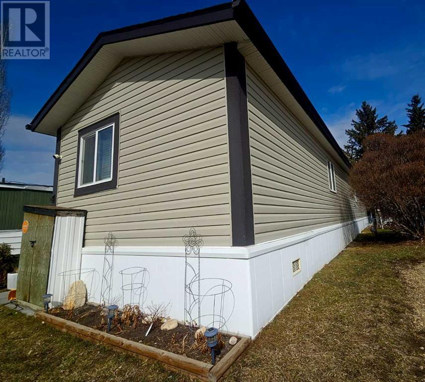 71, 4000 Minto Street, Penhold, Alberta  T0M 1R0 - Photo 1 - A2208234