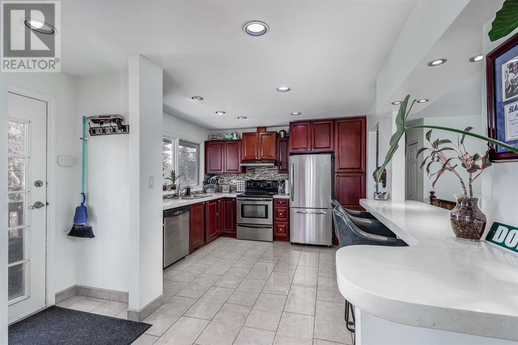 Property at 248 Parkland Crescent SE image 5