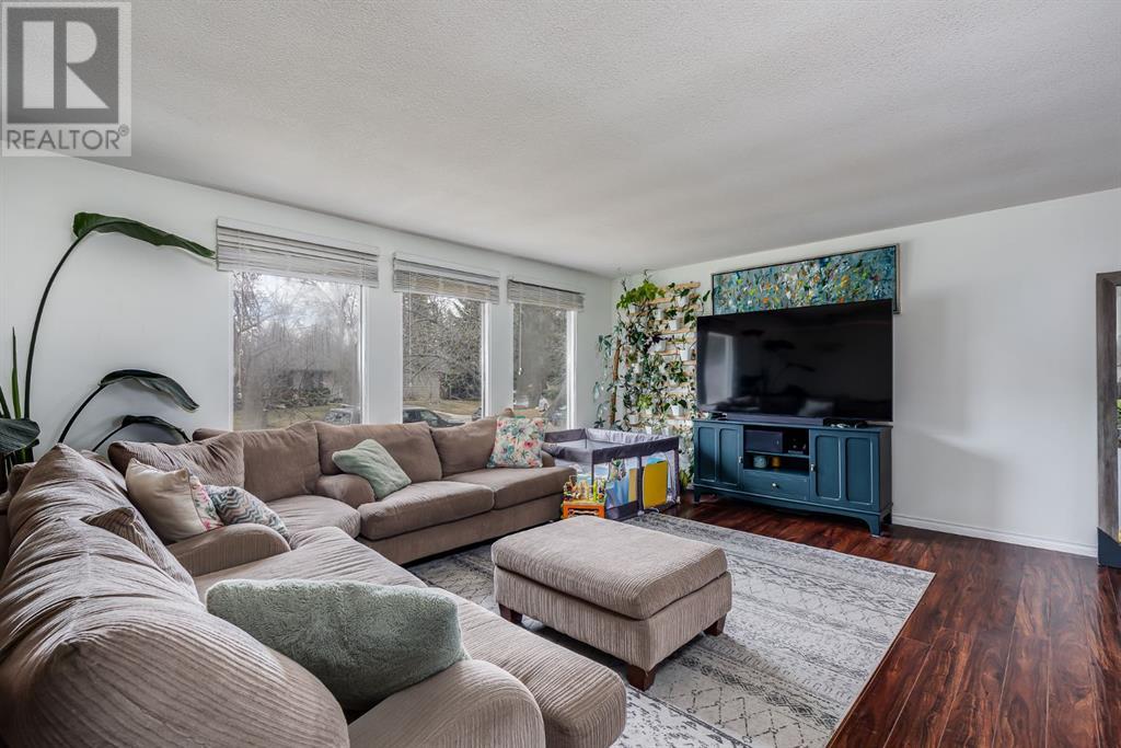 Property at 248 Parkland Crescent SE image 3