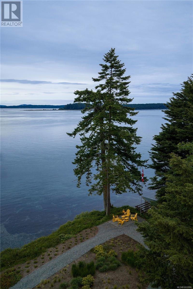 8401 Lochside Dr, Central Saanich, British Columbia  V8M 1T9 - Photo 6 - 1001686