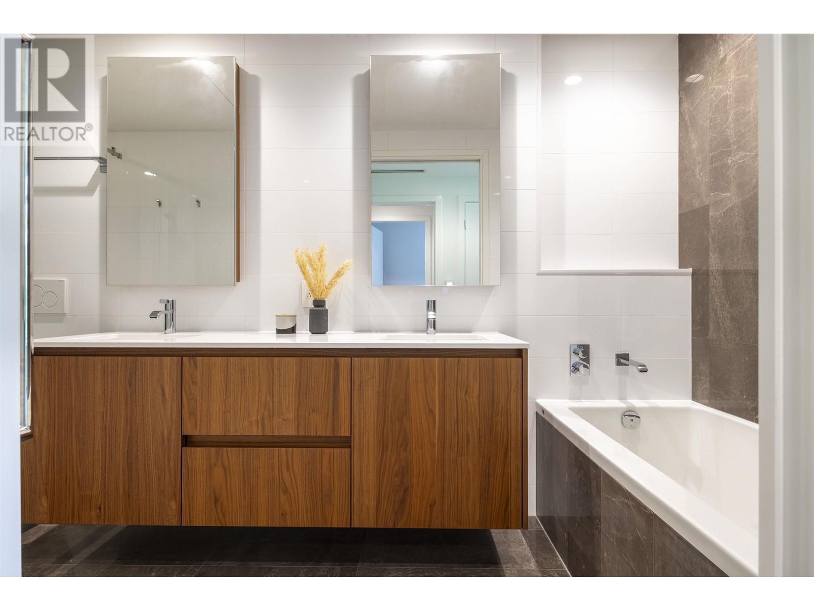 Listing Picture 22 of 38 : 307 7428 ALBERTA STREET, Vancouver / 溫哥華 - 魯藝地產 Yvonne Lu Group - MLS Medallion Club Member