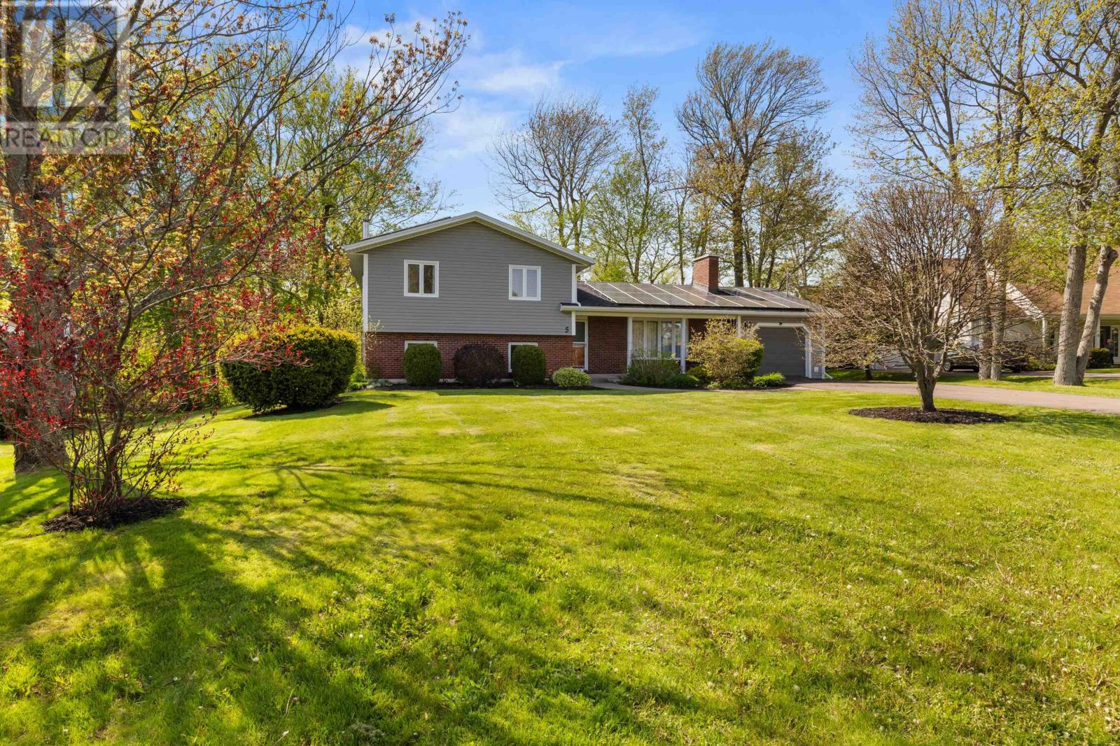 Property at 5 Bardin image 1