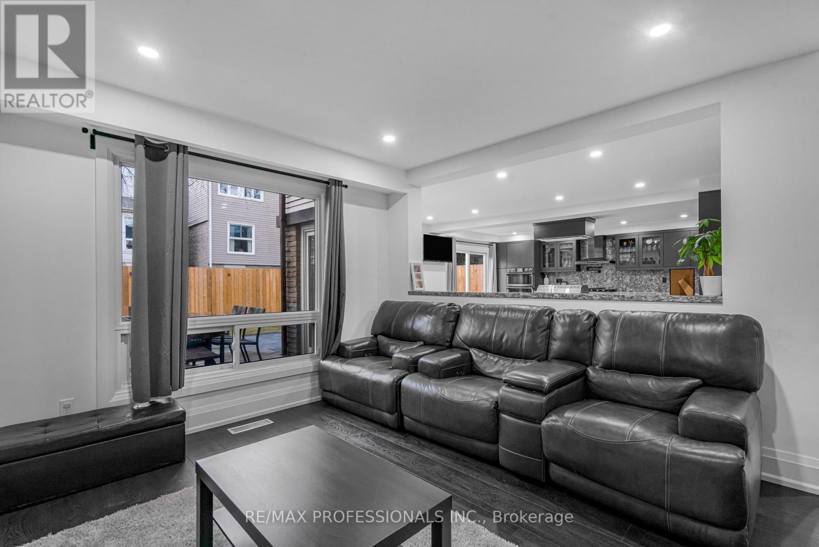 103 Elmbrook Crescent, Toronto, Ontario  M9C 5C8 - Photo 13 - W12184012