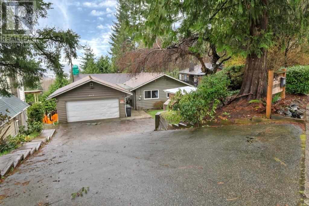 2512 PENSHURST COURT, Coquitlam, British Columbia