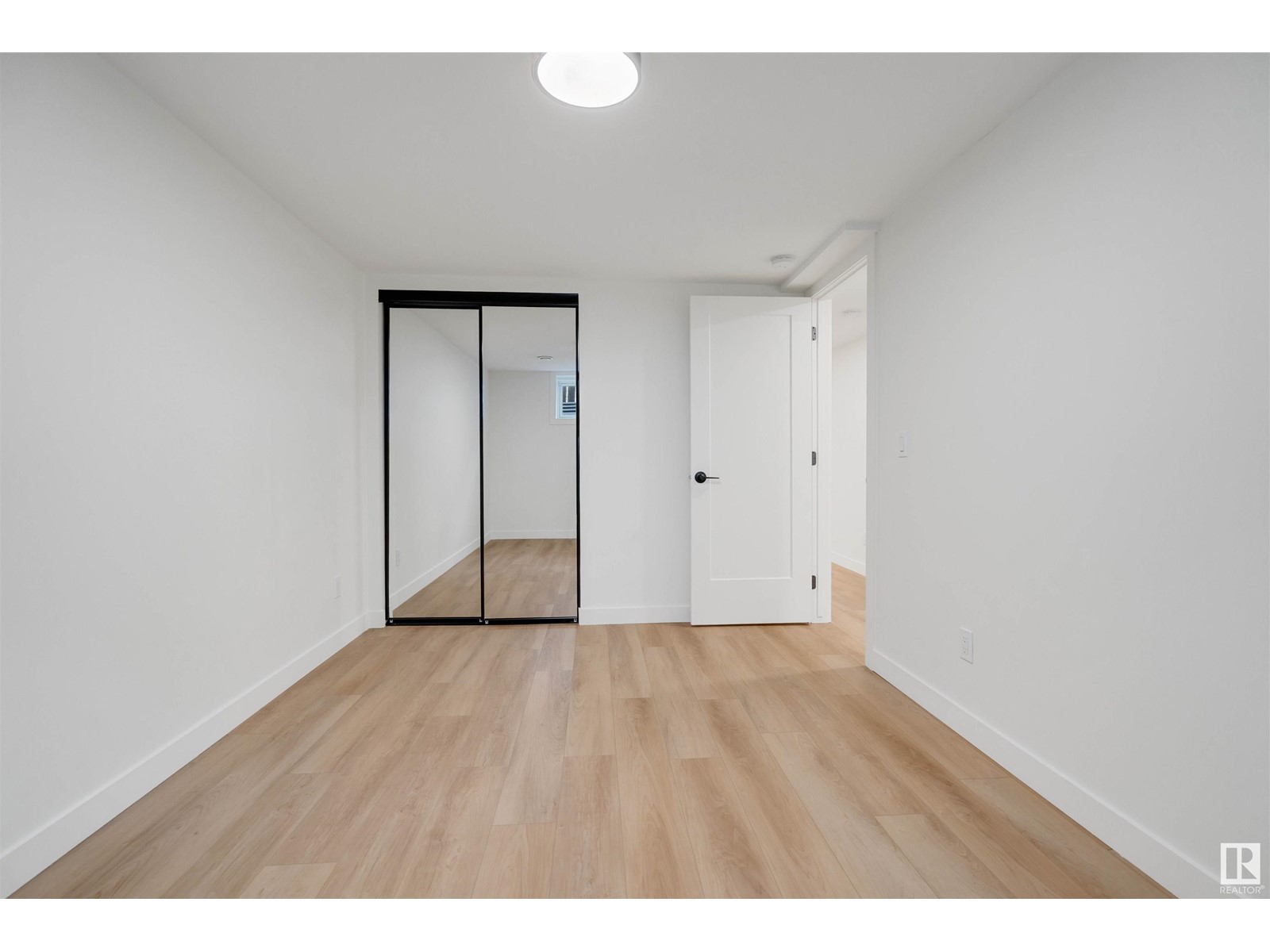 9704 Ottewell Rd Nw, Edmonton, Alberta  T6B 2E7 - Photo 37 - E4439498