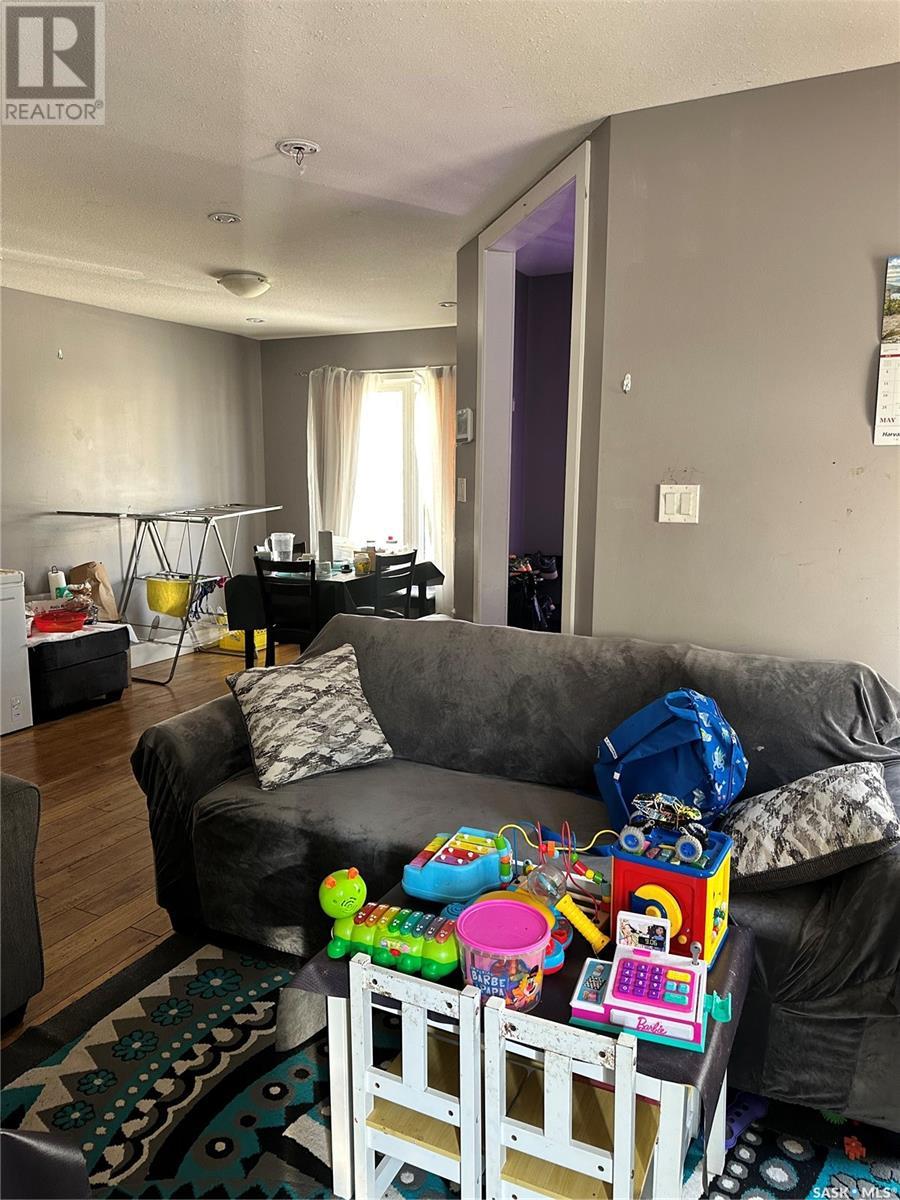 Property at 852 Cameron STREET image 3