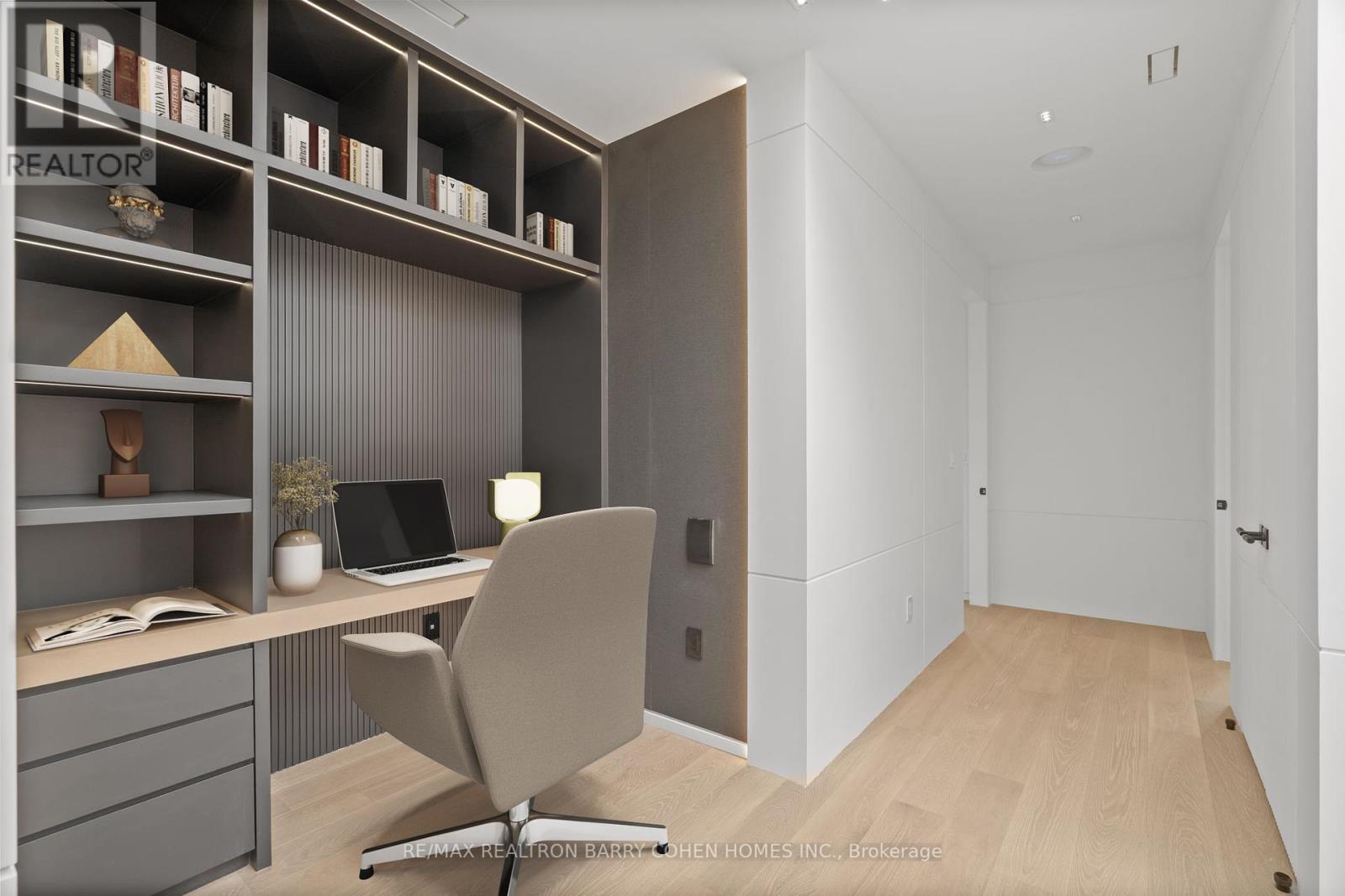 595 Broadway Avenue, Toronto, Ontario  M4G 2S4 - Photo 15 - C12185240