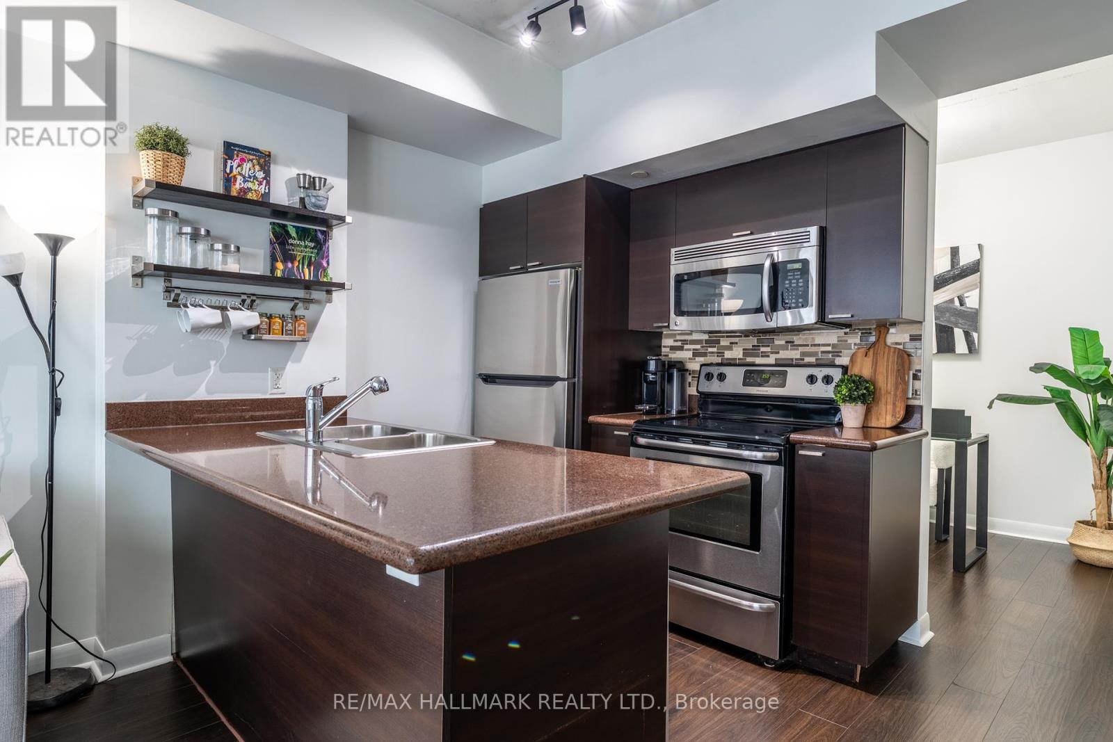 1406 - 375 King Street W, Toronto, Ontario  M5V 1K5 - Photo 10 - C12185255