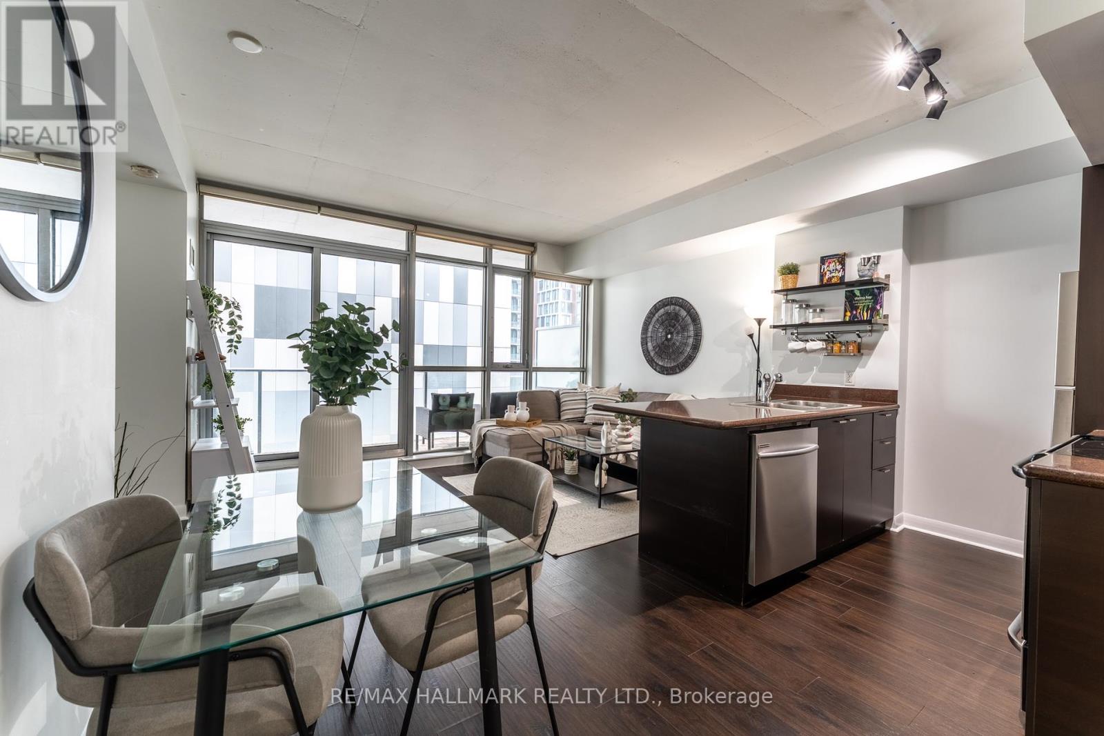 1406 - 375 King Street W, Toronto, Ontario  M5V 1K5 - Photo 8 - C12185255