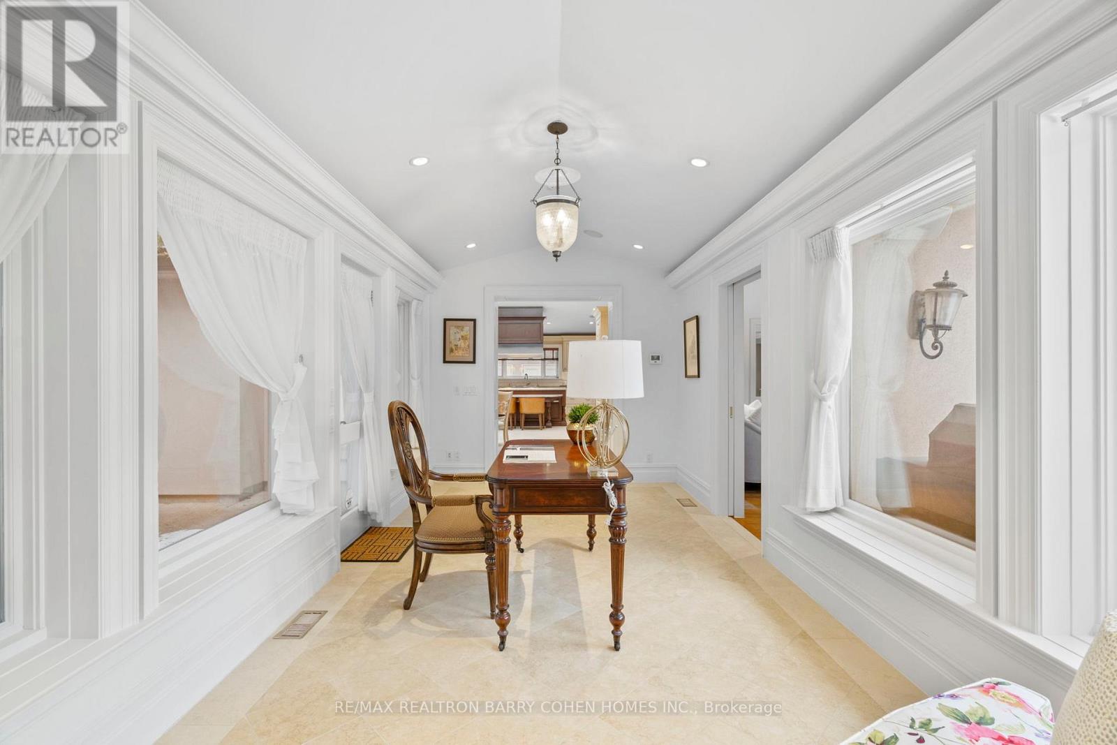 7 Valleyanna Drive, Toronto, Ontario  M4N 1J7 - Photo 10 - C12185272