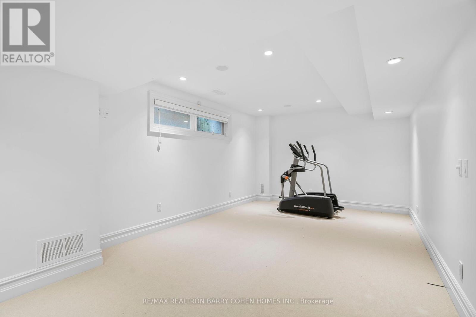 7 Valleyanna Drive, Toronto, Ontario  M4N 1J7 - Photo 32 - C12185272