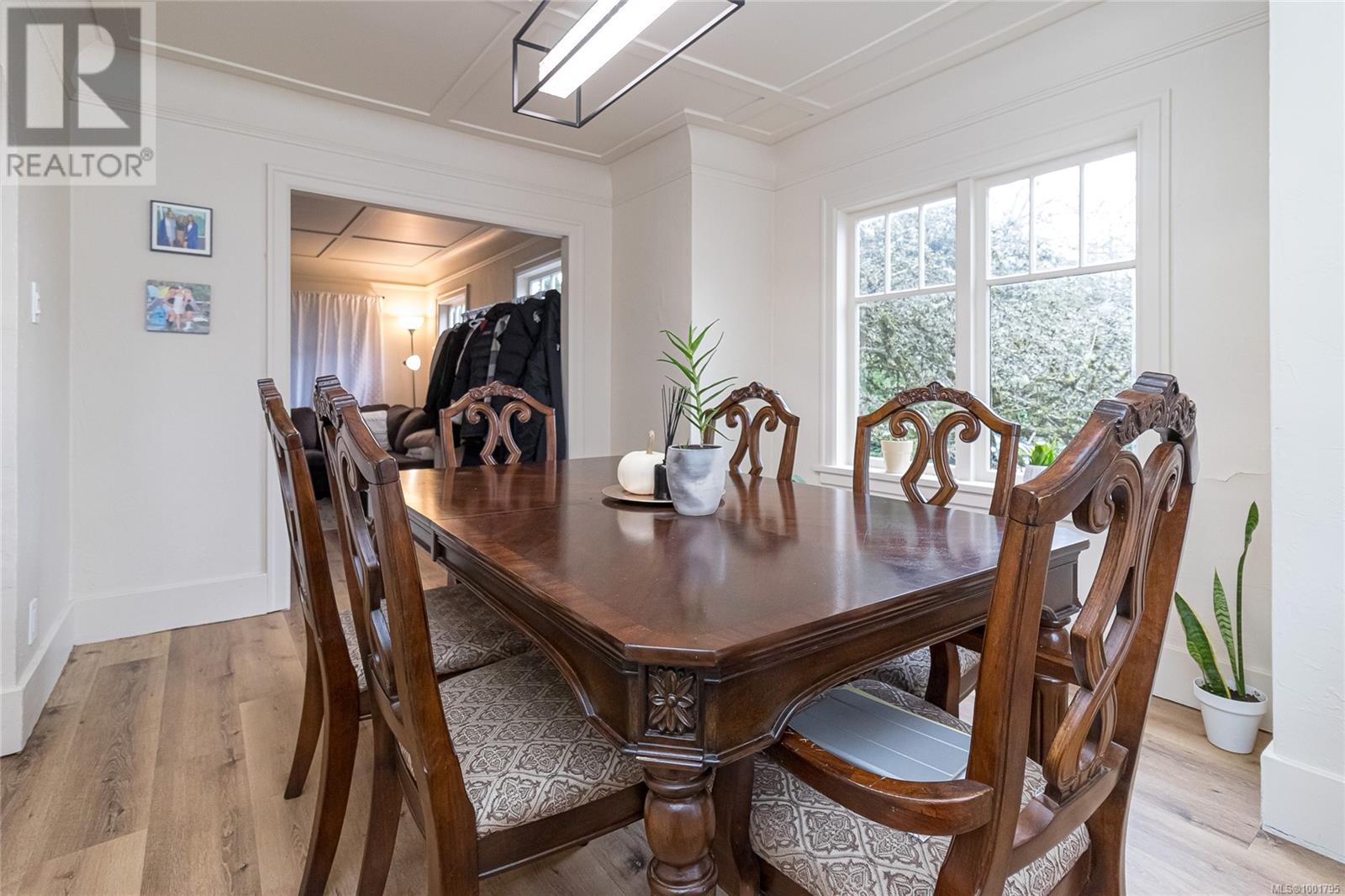 3364 Cook St, Saanich, British Columbia  V8X 1A8 - Photo 8 - 1001795