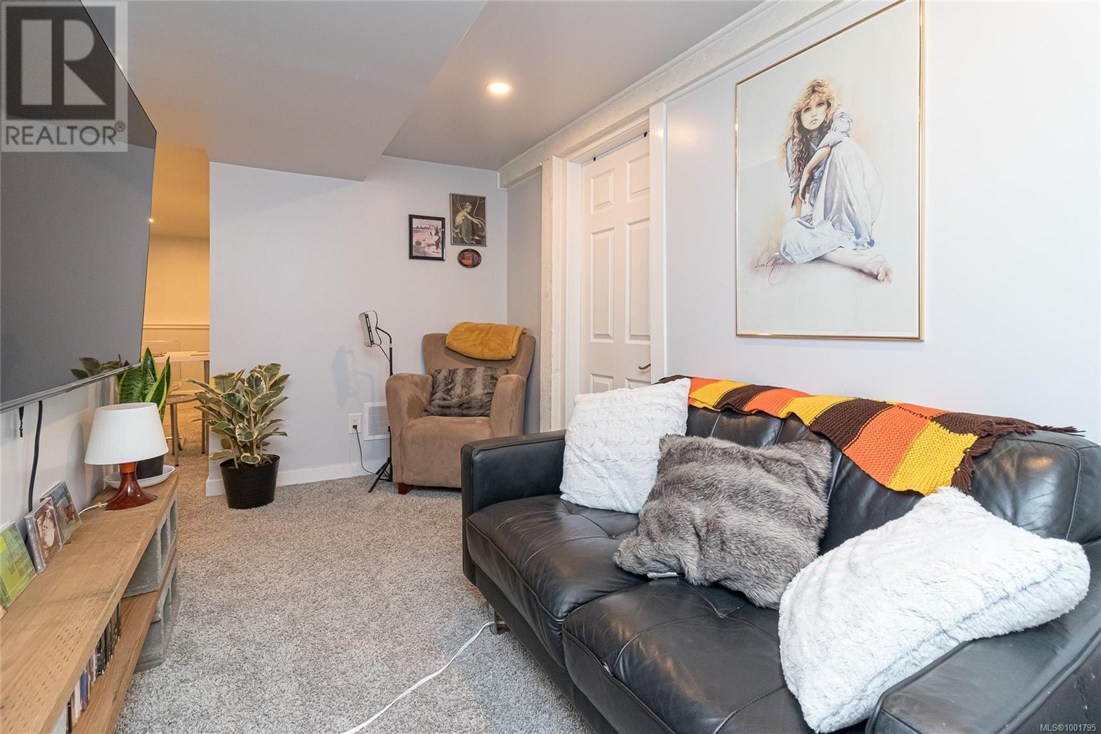 3364 Cook St, Saanich, British Columbia  V8X 1A8 - Photo 28 - 1001795