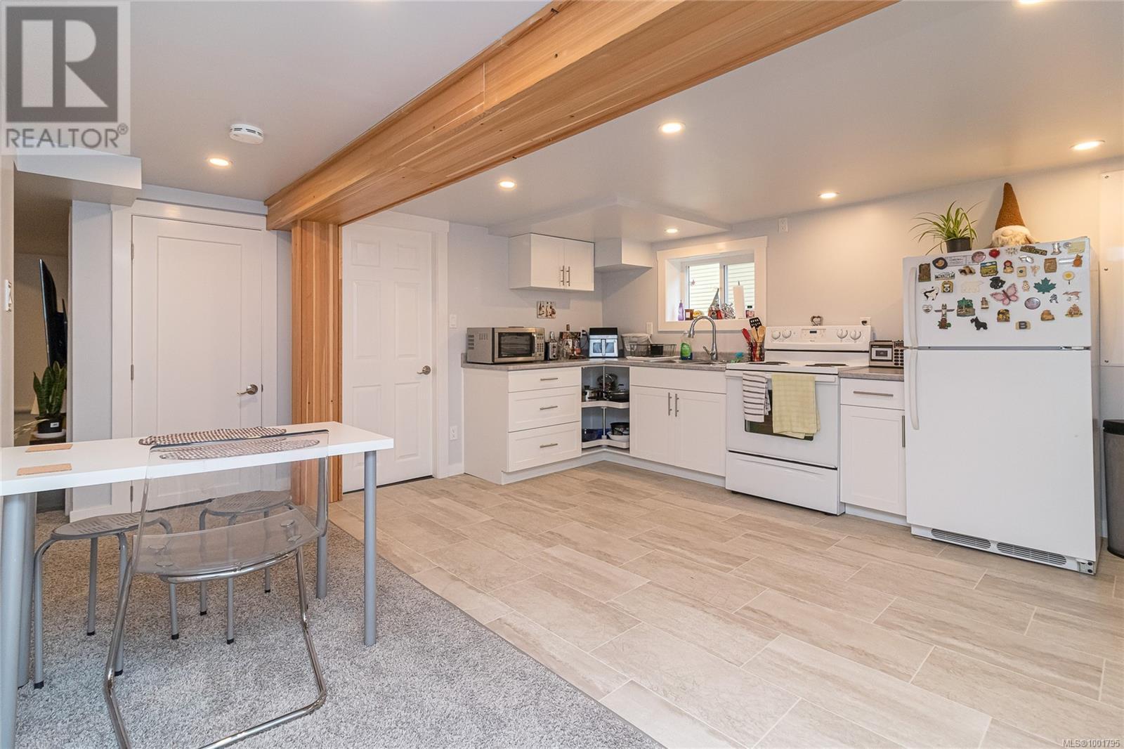 3364 Cook St, Saanich, British Columbia  V8X 1A8 - Photo 30 - 1001795