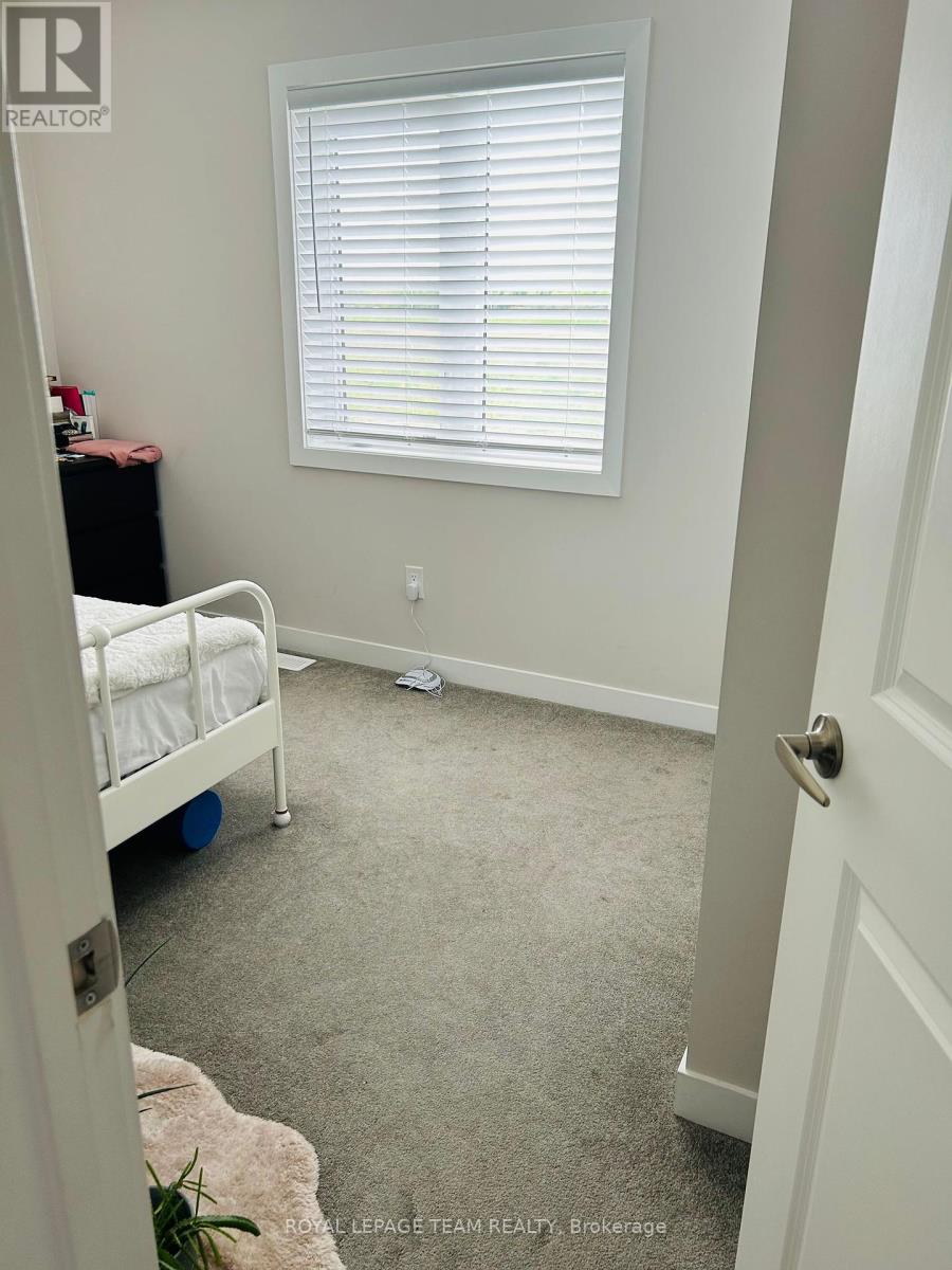 3040 Travertine Way, Ottawa, Ontario  K2J 6W9 - Photo 11 - X12185292