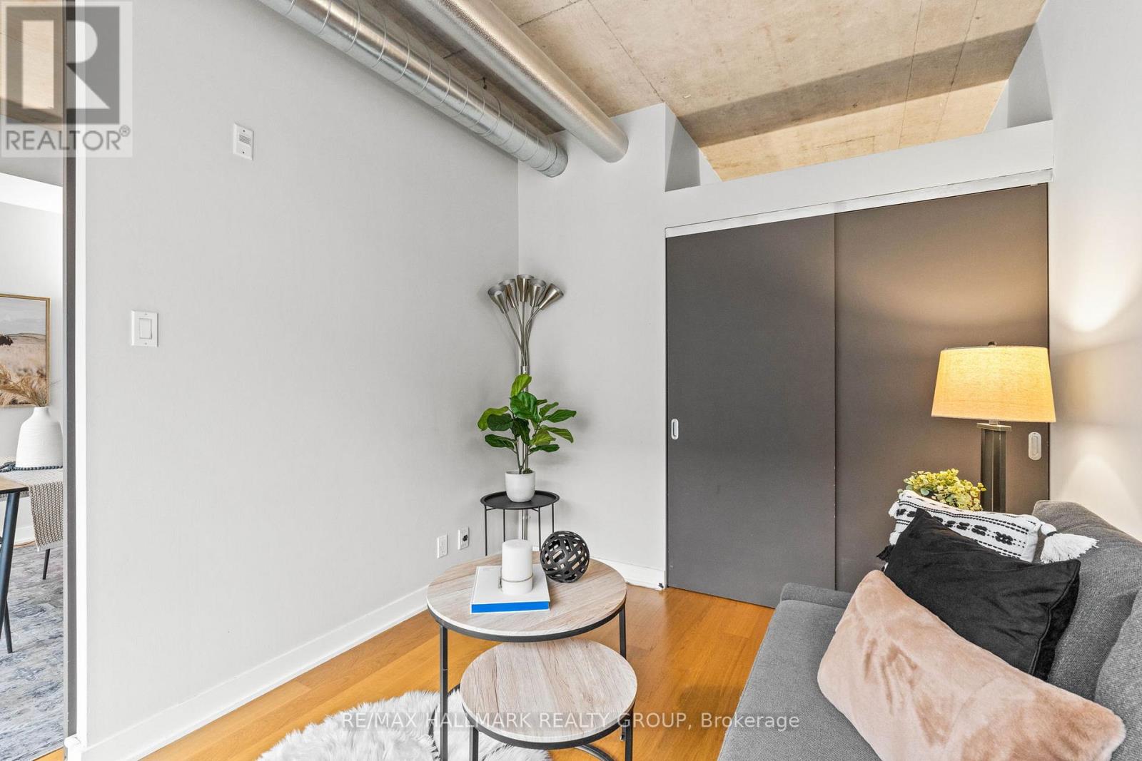 604 - 354 Gladstone Avenue, Ottawa, Ontario  K2P 0R4 - Photo 17 - X12185445