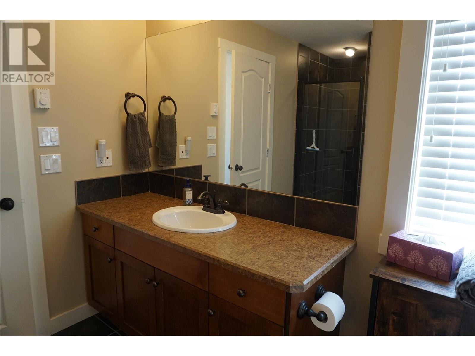 7337 Prospector Avenue Unit# 603, Radium Hot Springs, BC V0B1M0
