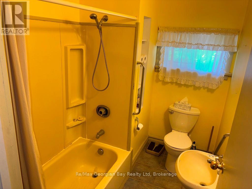 1 Gray Street, Severn (Coldwater), Ontario  L0K 1E0 - Photo 7 - S12185393