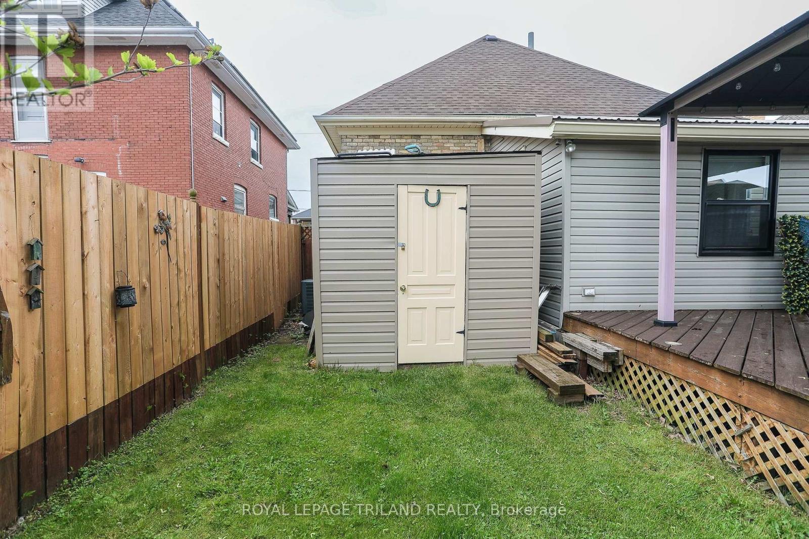 51 Locust Street, St. Thomas, Ontario  N5R 2C2 - Photo 32 - X12185356