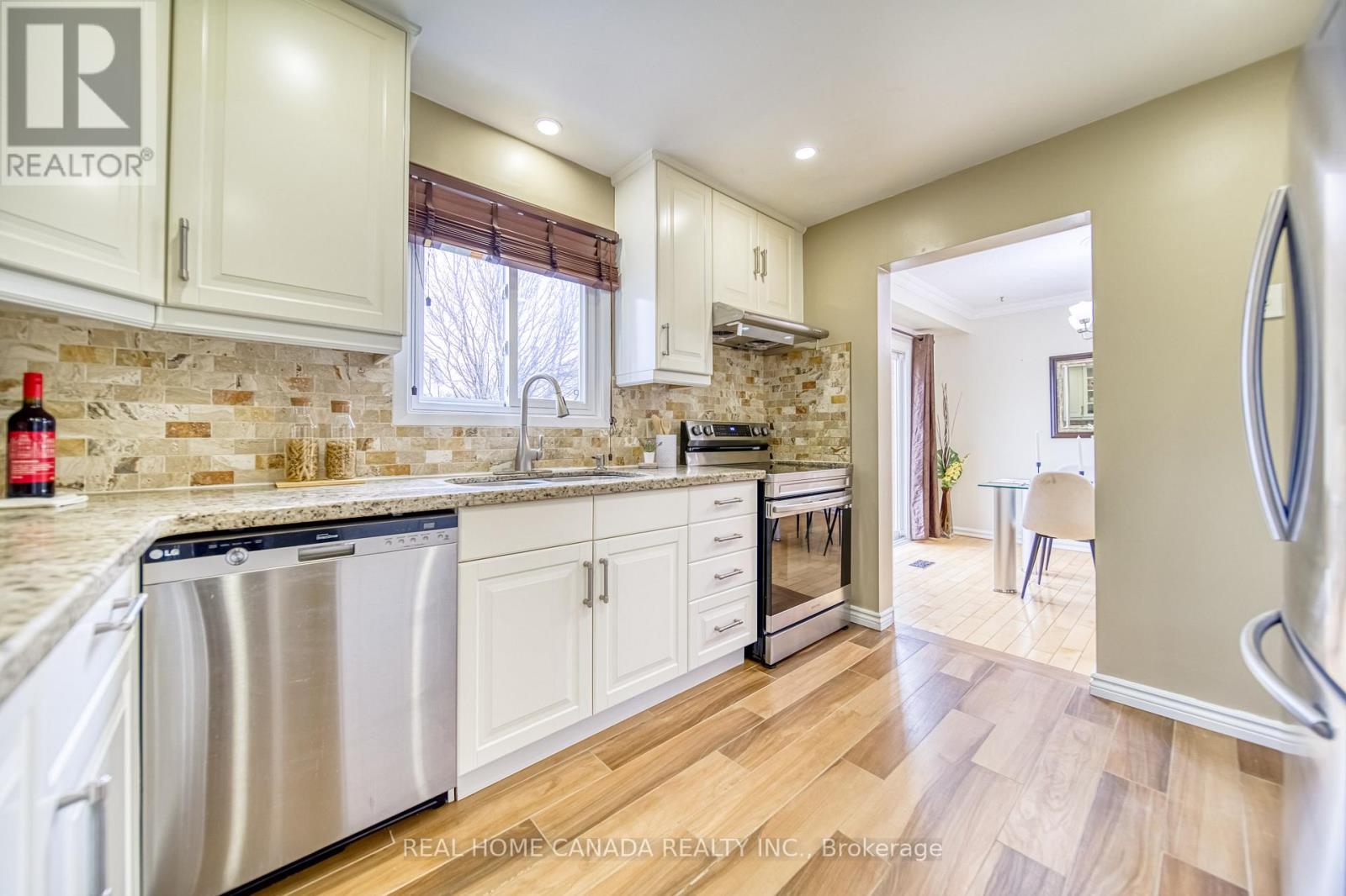 6051 Fullerton Crescent, Mississauga (Meadowvale), Ontario  L5N 3A3 - Photo 13 - W12185263