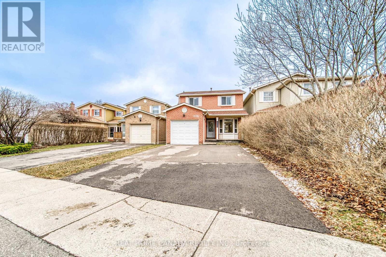 6051 Fullerton Crescent, Mississauga, Ontario  L5N 3A3 - Photo 2 - W12185263