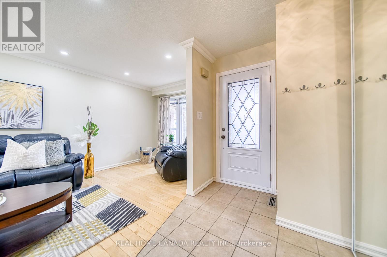 6051 Fullerton Crescent, Mississauga (Meadowvale), Ontario  L5N 3A3 - Photo 3 - W12185263