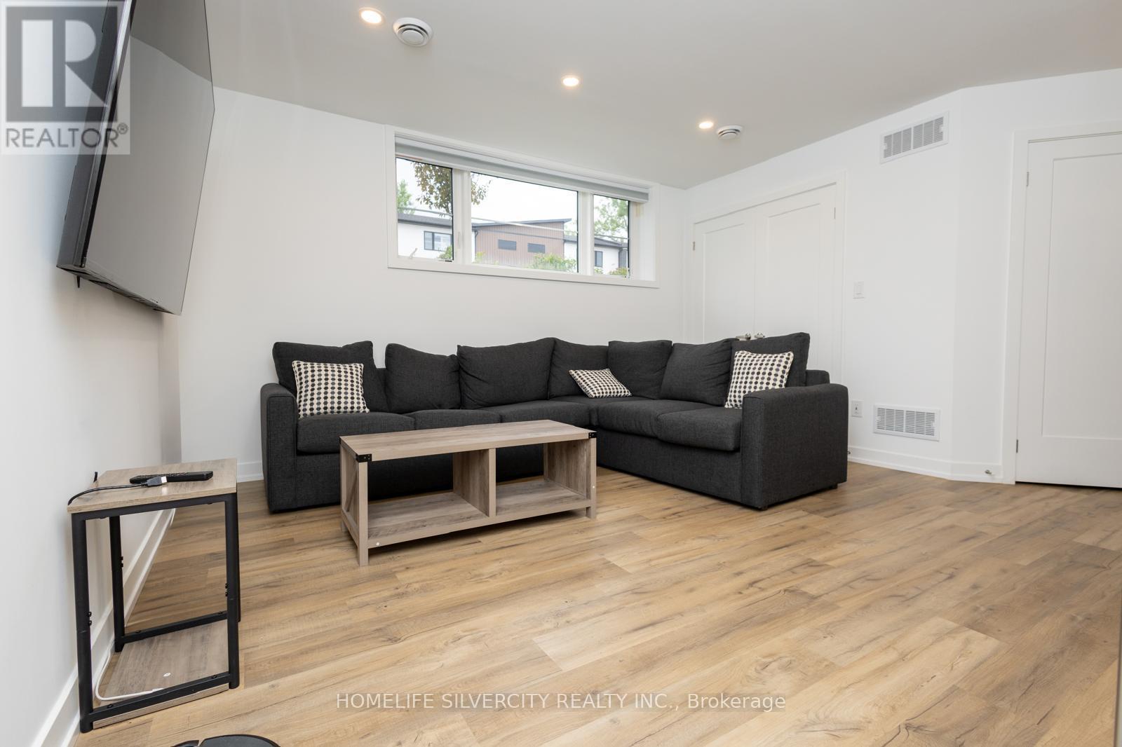 211 - 4263 Fourth Avenue, Niagara Falls, Ontario  L2E 0C2 - Photo 6 - X12138125