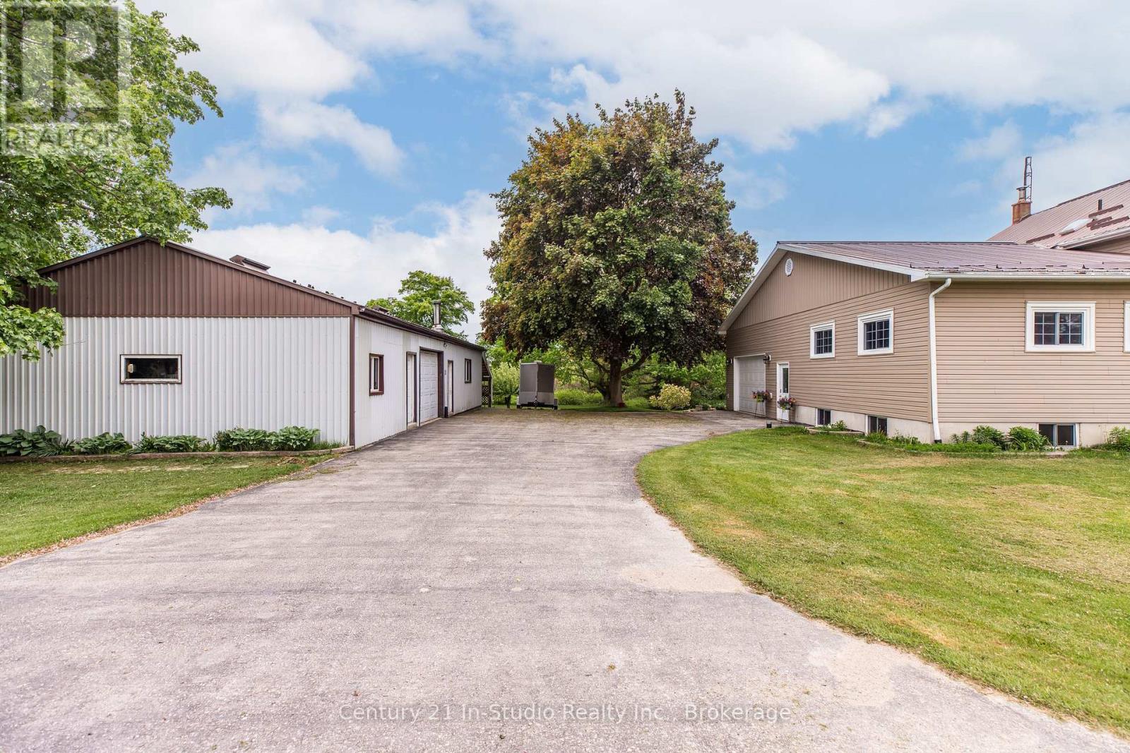 85695 St. Helens Line, Ashfield-Colborne-Wawanosh, Ontario N0G 2H0 - Photo 2 - X12185363
