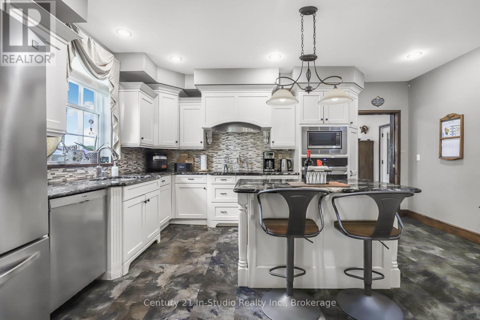 85695 St. Helens Line, Ashfield-Colborne-Wawanosh, Ontario N0G 2H0 - Photo 21 - X12185363