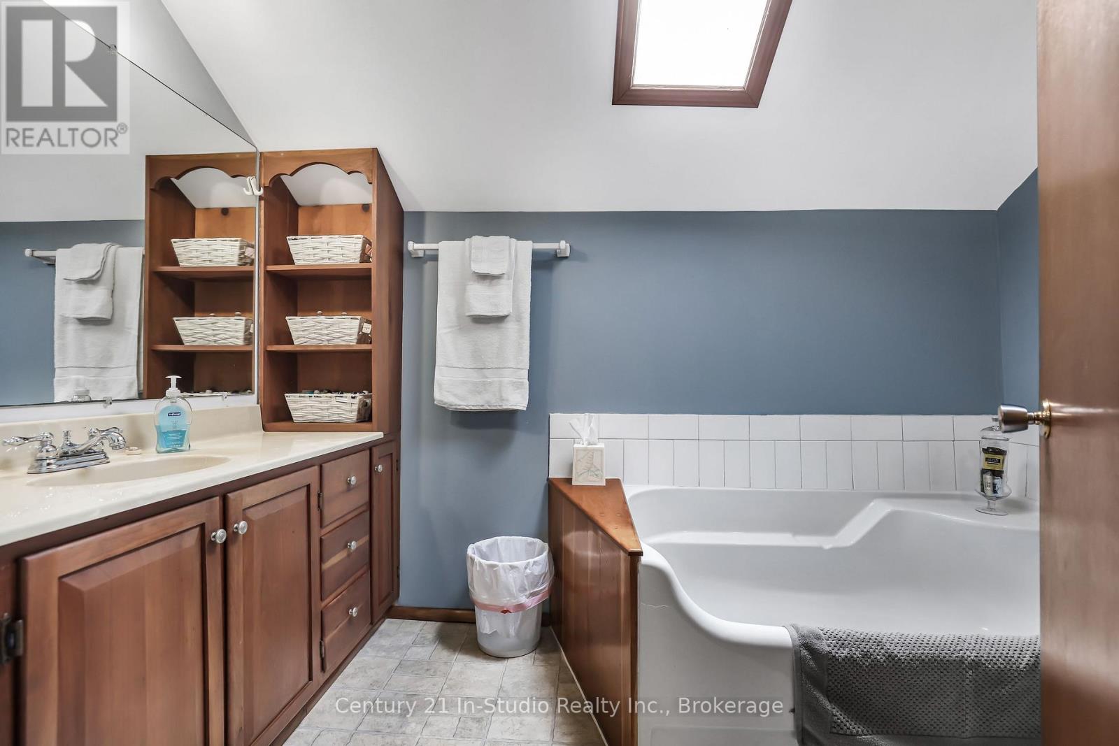 85695 St. Helens Line, Ashfield-Colborne-Wawanosh, Ontario N0G 2H0 - Photo 38 - X12185363