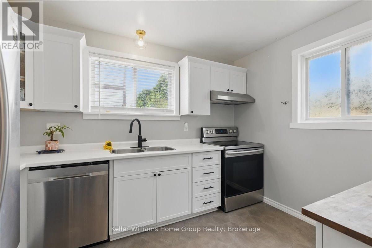 72 Brantwood Park Drive, Brantford, Ontario  N3P 1G2 - Photo 8 - X12185378