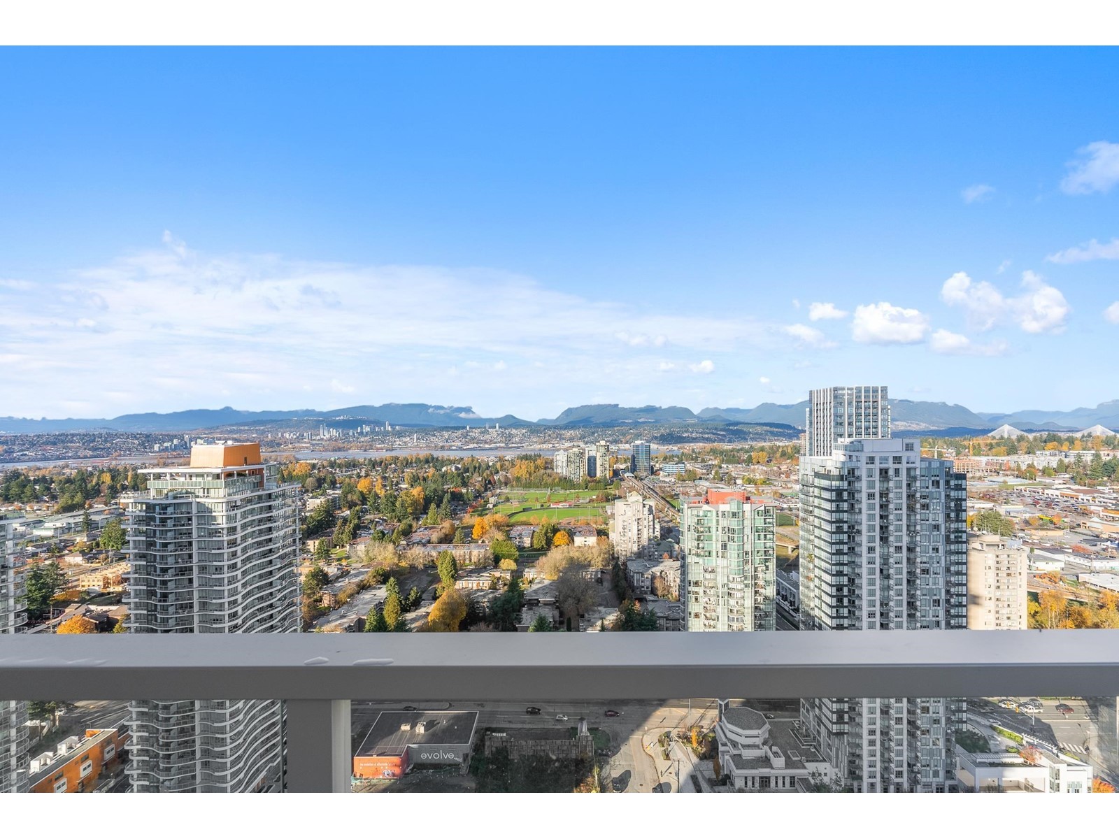 3105 13350 Central Avenue, Surrey, British Columbia  V3T 0S1 - Photo 3 - R3009274