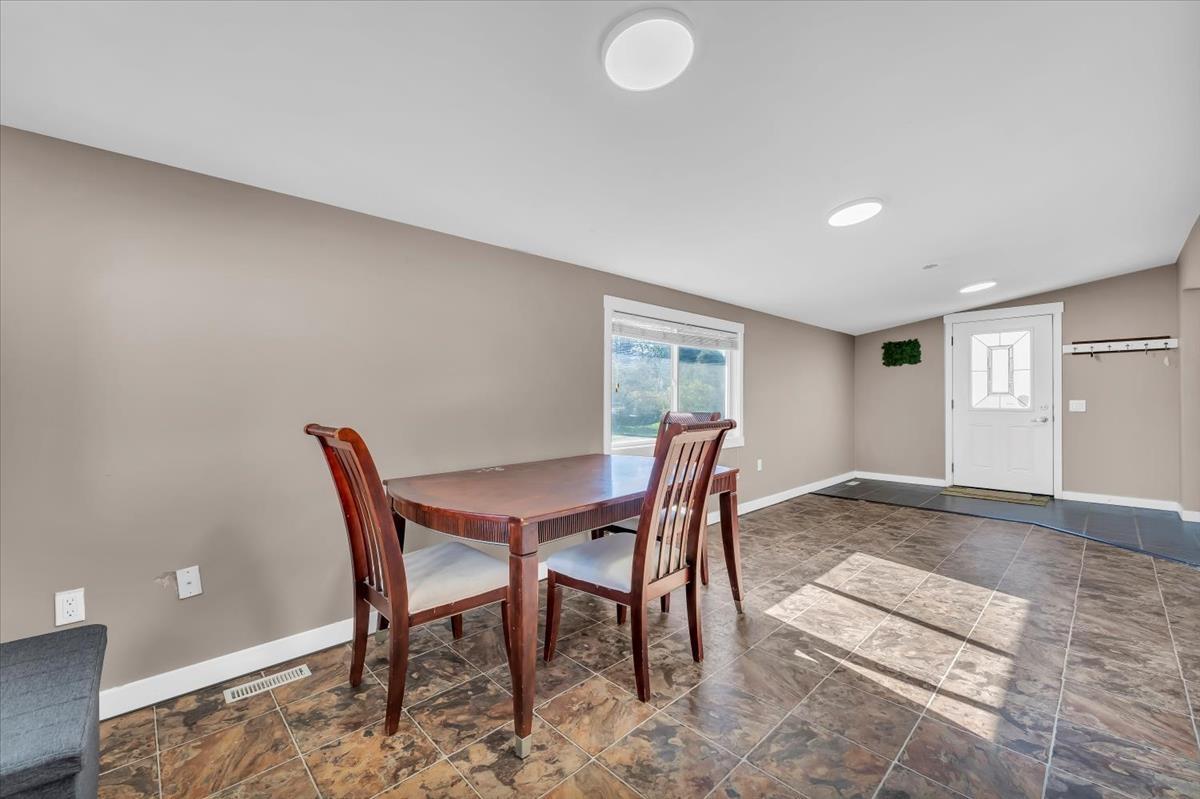 45295 Bernard Avenue, Chilliwack Proper West, Chilliwack, British Columbia  V2P 1H3 - Photo 5 - R3009224