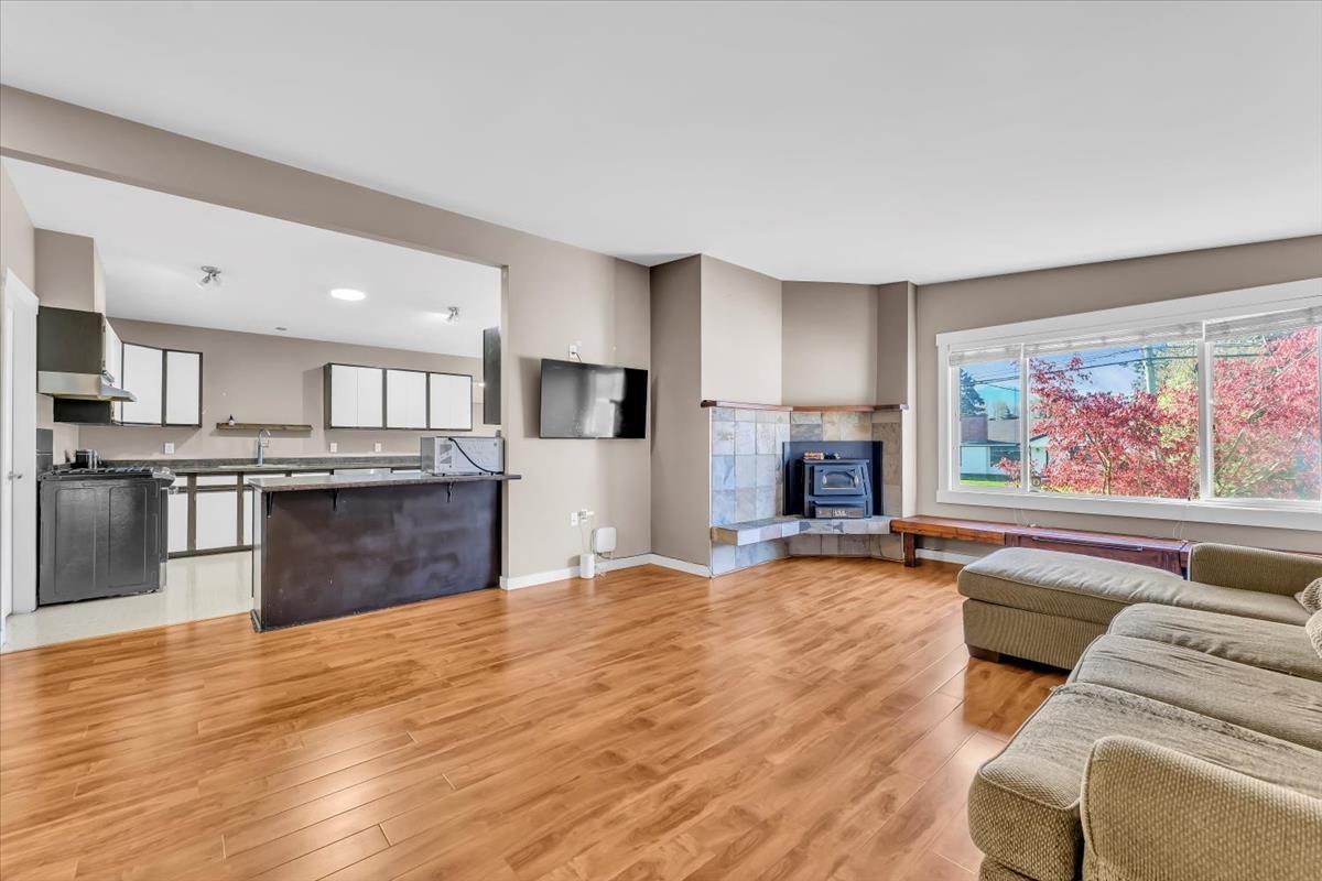 45295 Bernard Avenue, Chilliwack Proper West, Chilliwack, British Columbia  V2P 1H3 - Photo 3 - R3009224