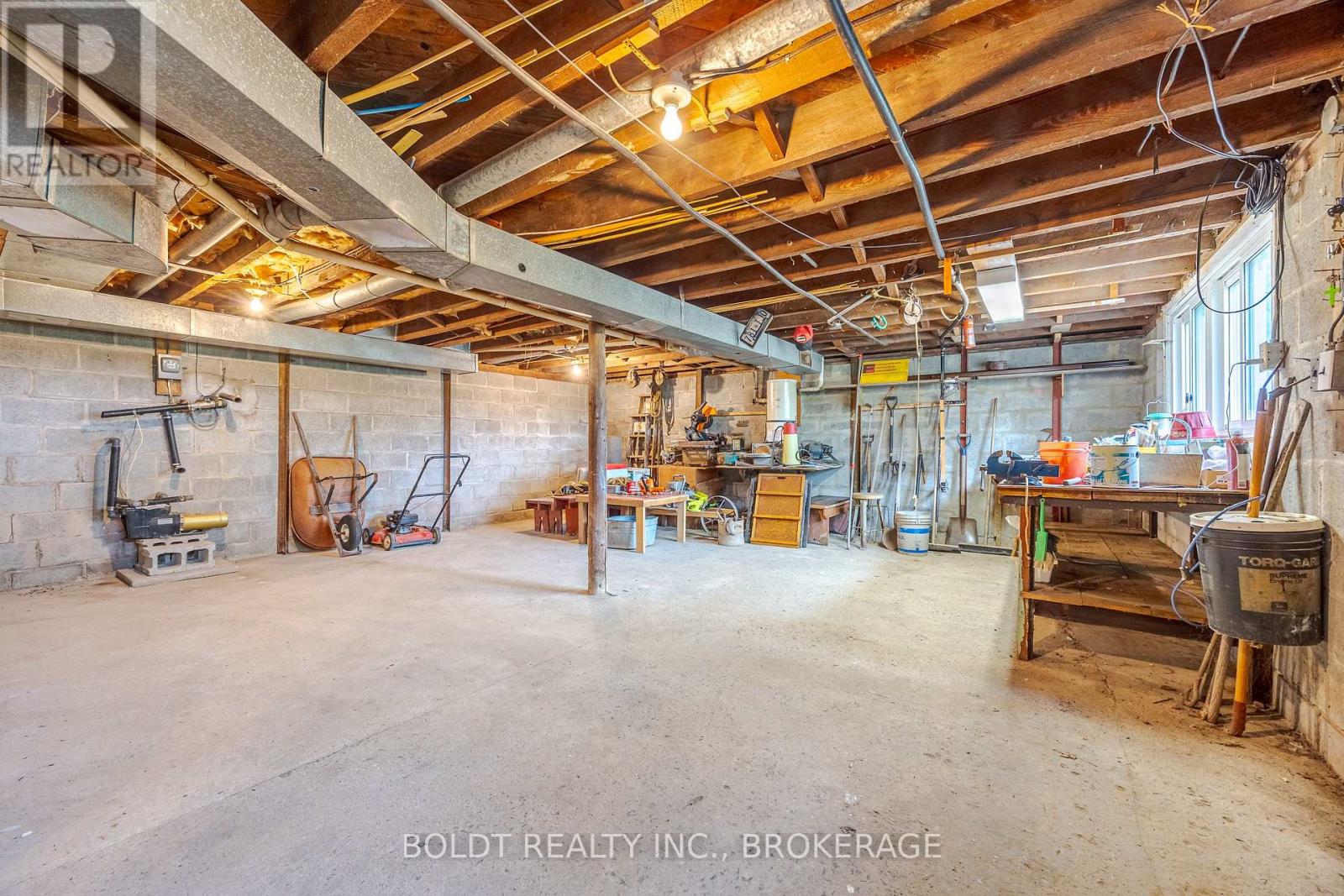 1828 Decew Road, Thorold (Confederation Heights), Ontario  L0S 1E6 - Photo 16 - X12185415