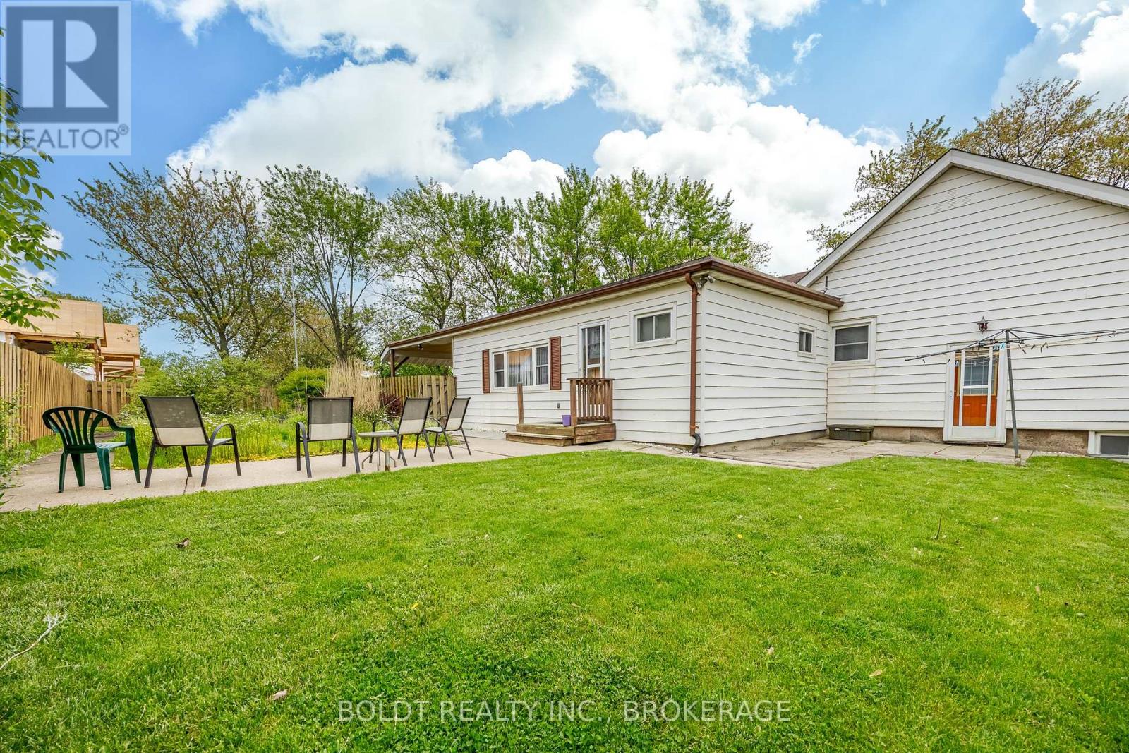 1828 Decew Road, Thorold (Confederation Heights), Ontario  L0S 1E6 - Photo 18 - X12185415