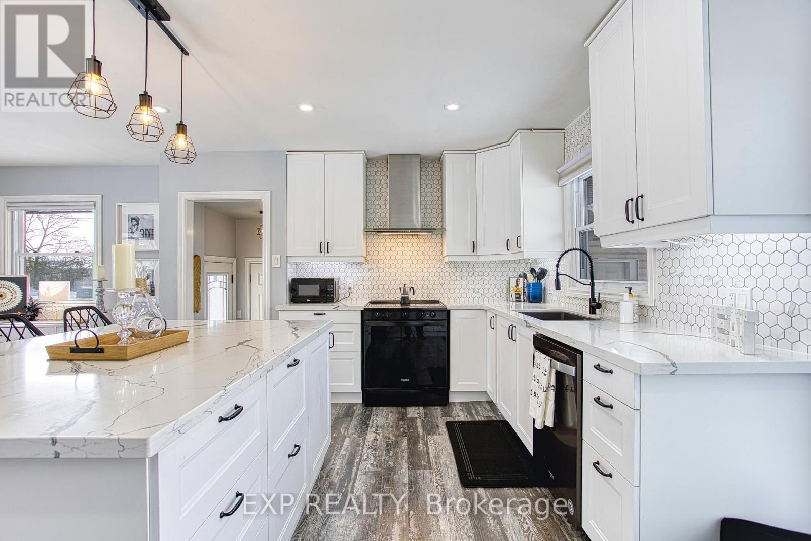 4382 Central Avenue, Lincoln, Ontario  L0R 1B6 - Photo 8 - X12185281