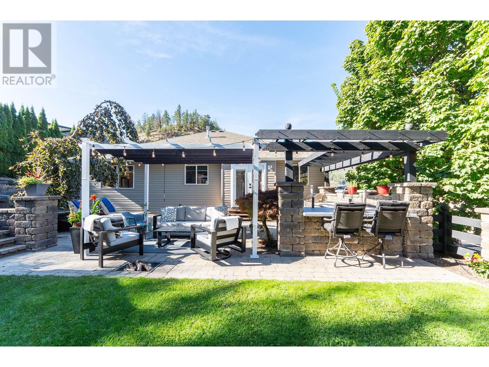 2492 Shannon View Drive, West Kelowna, BC V4T2T3