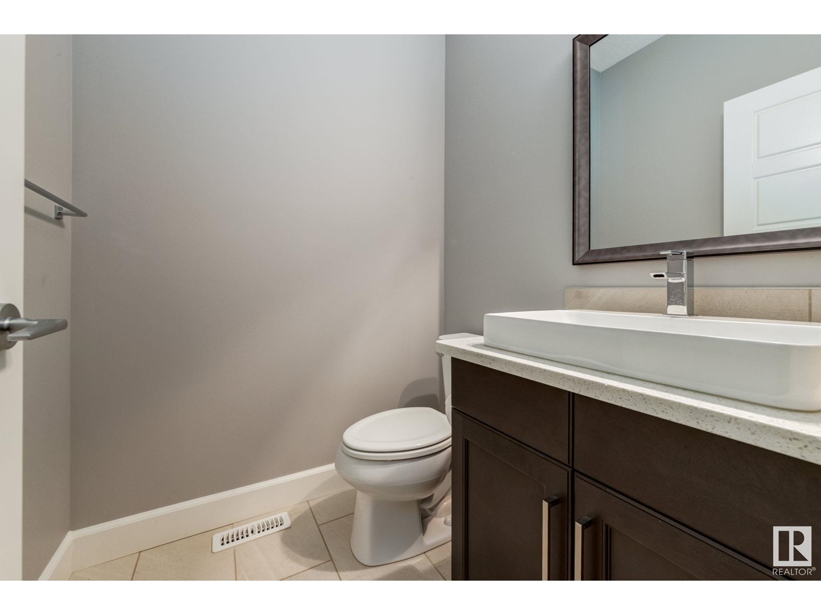 8218 Gourlay Cl Nw, Edmonton, Alberta  T5T 7E9 - Photo 8 - E4439512