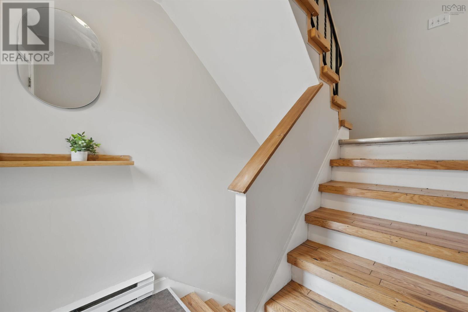 Property at 16 Stoneybrook Court image 5