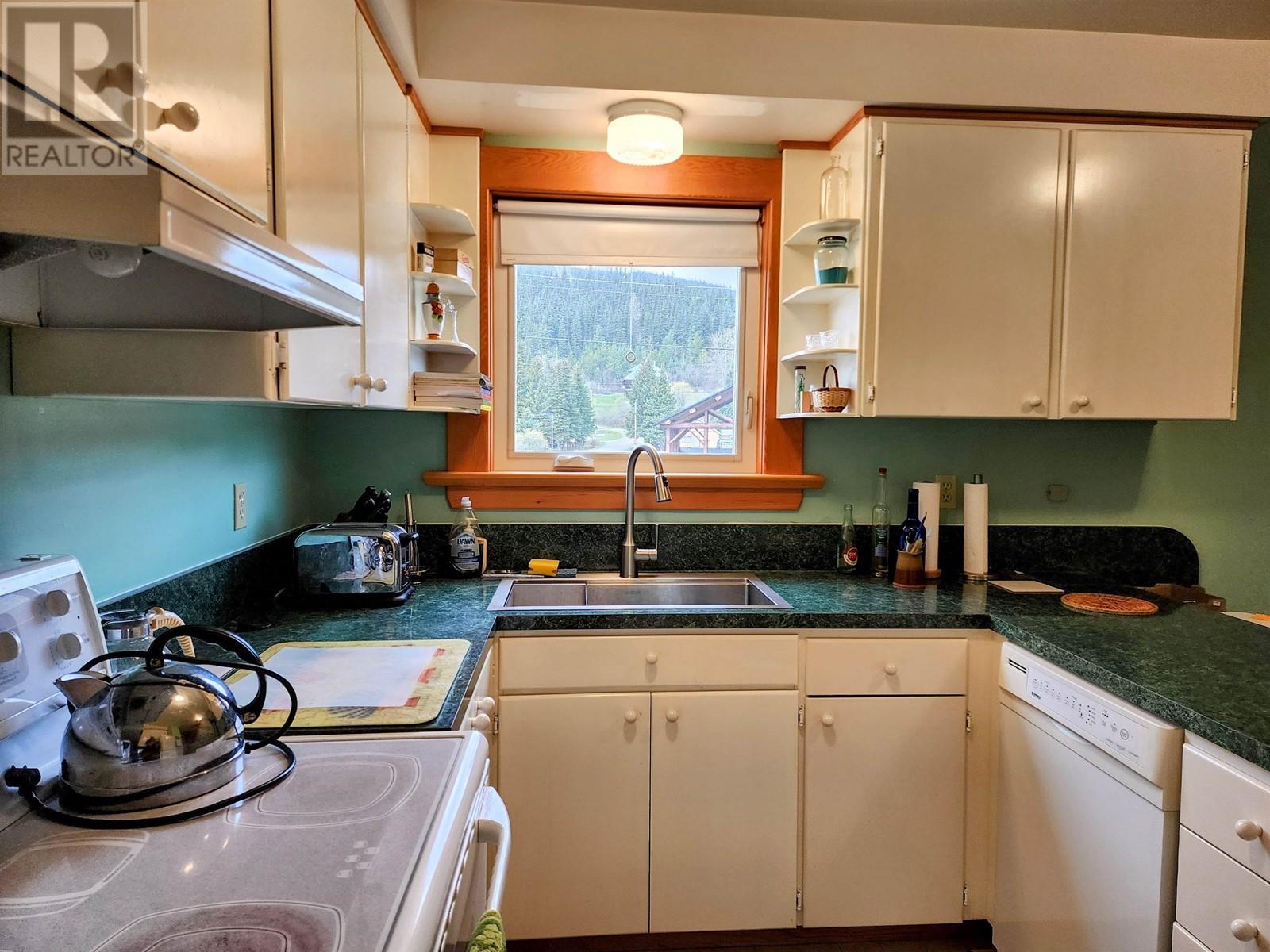 4317 Sanders Avenue, Wells / Barkerville, British Columbia  V0K 2R0 - Photo 6 - R3009285