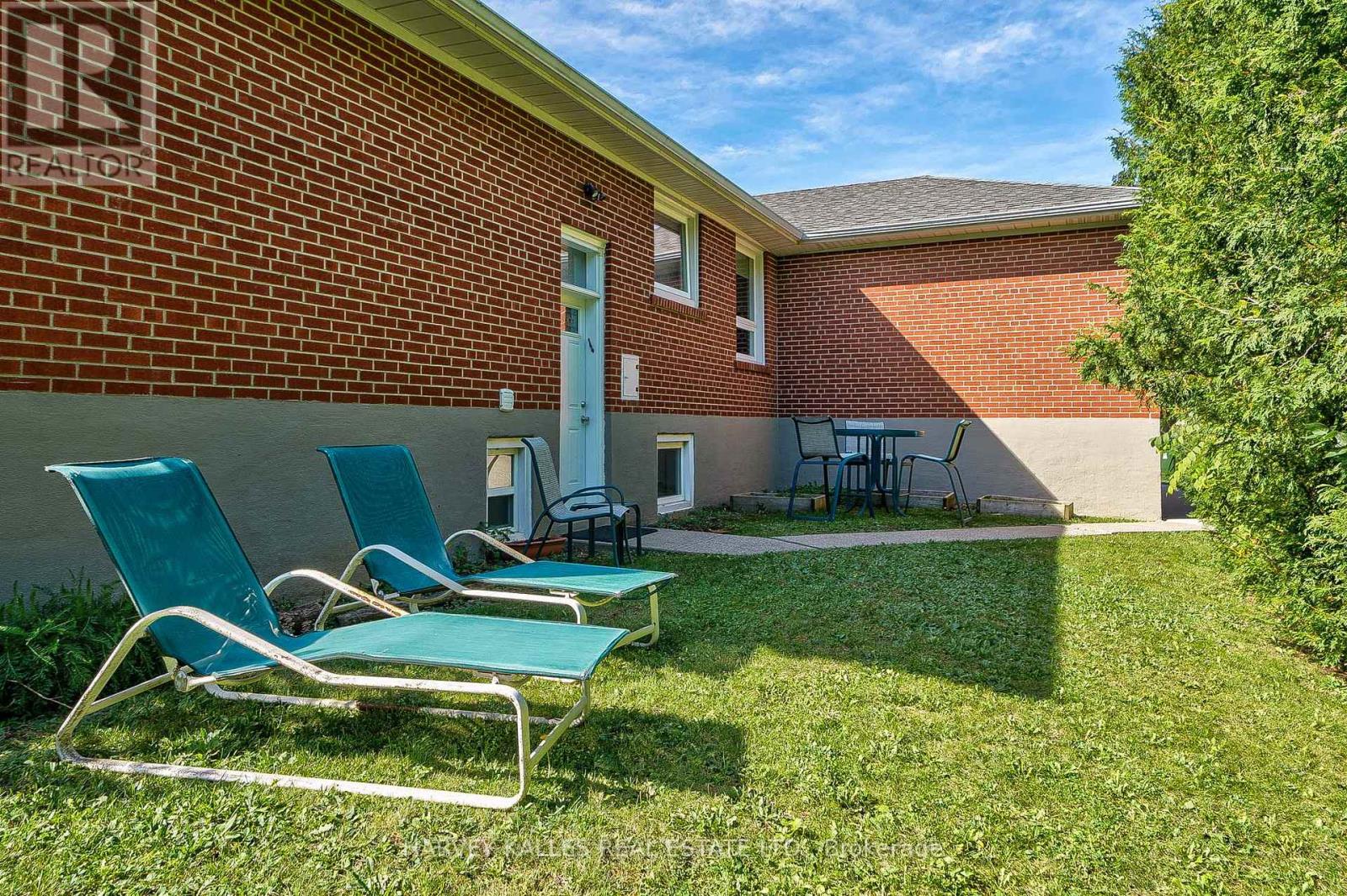 Lower - 215 Searle Avenue, Toronto (Bathurst Manor), Ontario  M3H 4B6 - Photo 2 - C12185403