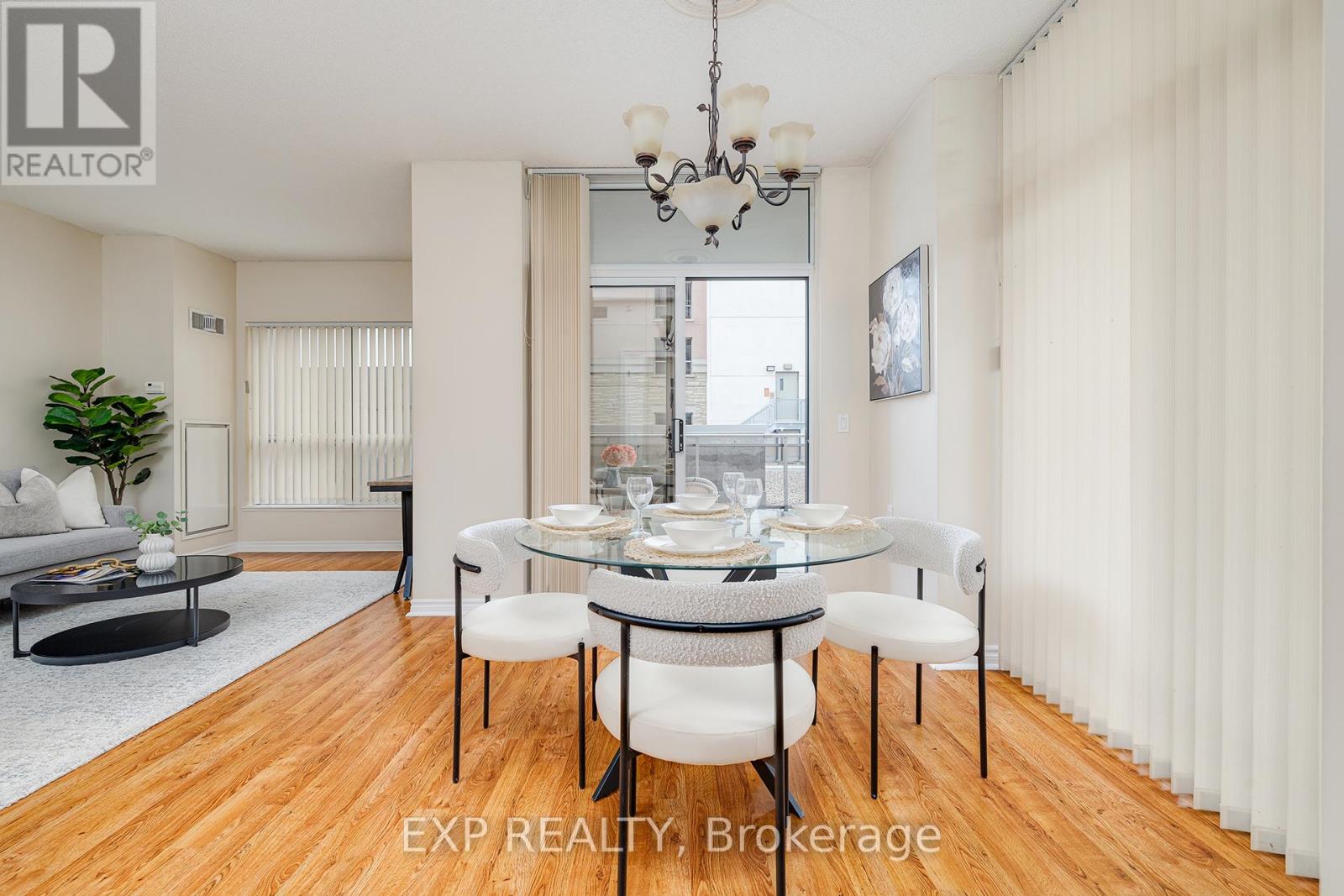 206 - 810 Scollard Court, Mississauga (East Credit), Ontario  L5V 0A4 - Photo 3 - W12183674