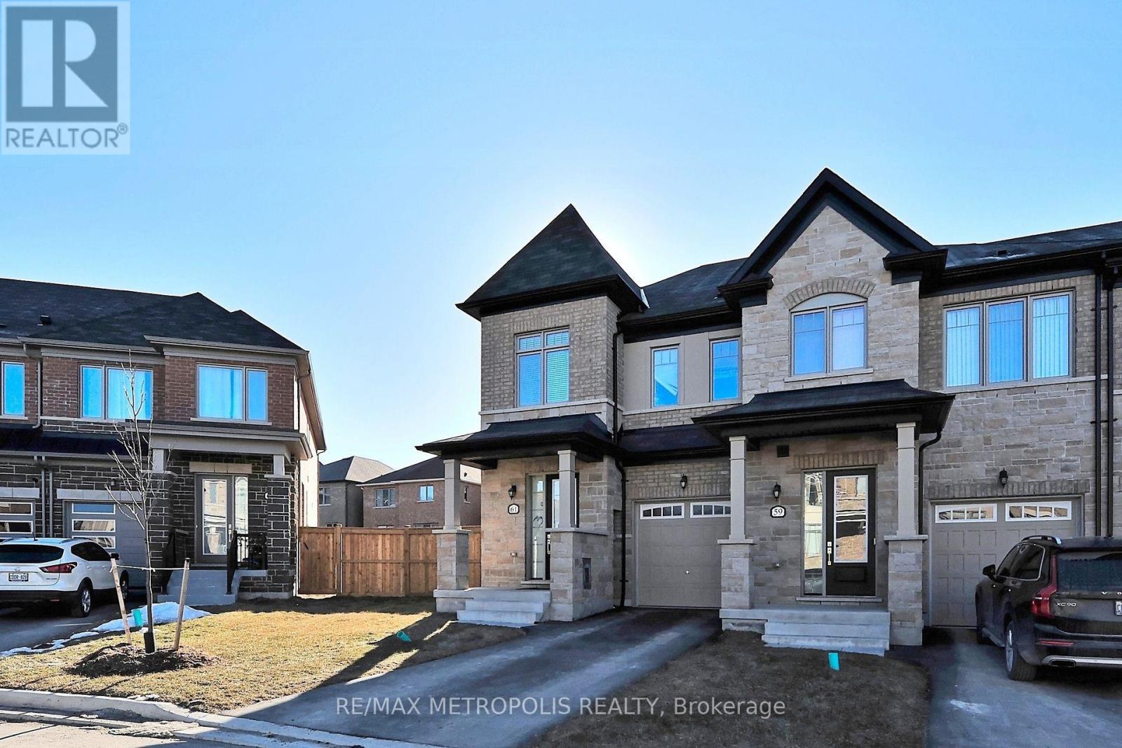 Property at 61 SEEDLING CRESCENT image 4