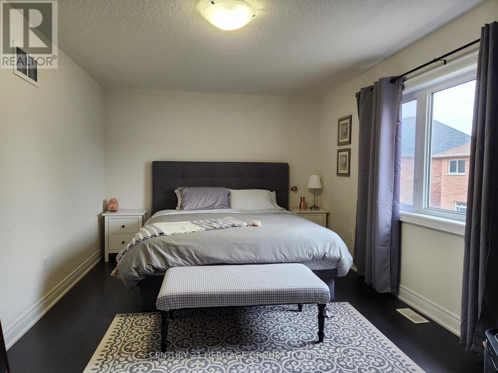 139 Joe Dales Drive, Georgina (Keswick South), Ontario  L4P 3E9 - Photo 10 - N12185405
